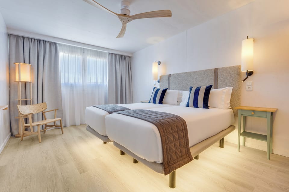 Suite (Eco Resort) | In-room safe, desk, WiFi (free), bed sheets