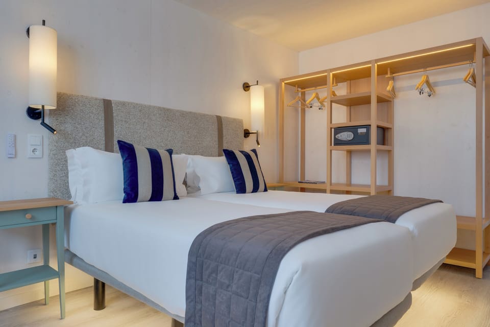 Suite (Eco Resort) | In-room safe, desk, WiFi (free), bed sheets