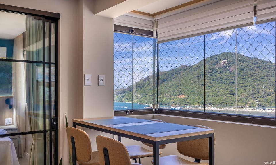 Basic Apartment | Dining
