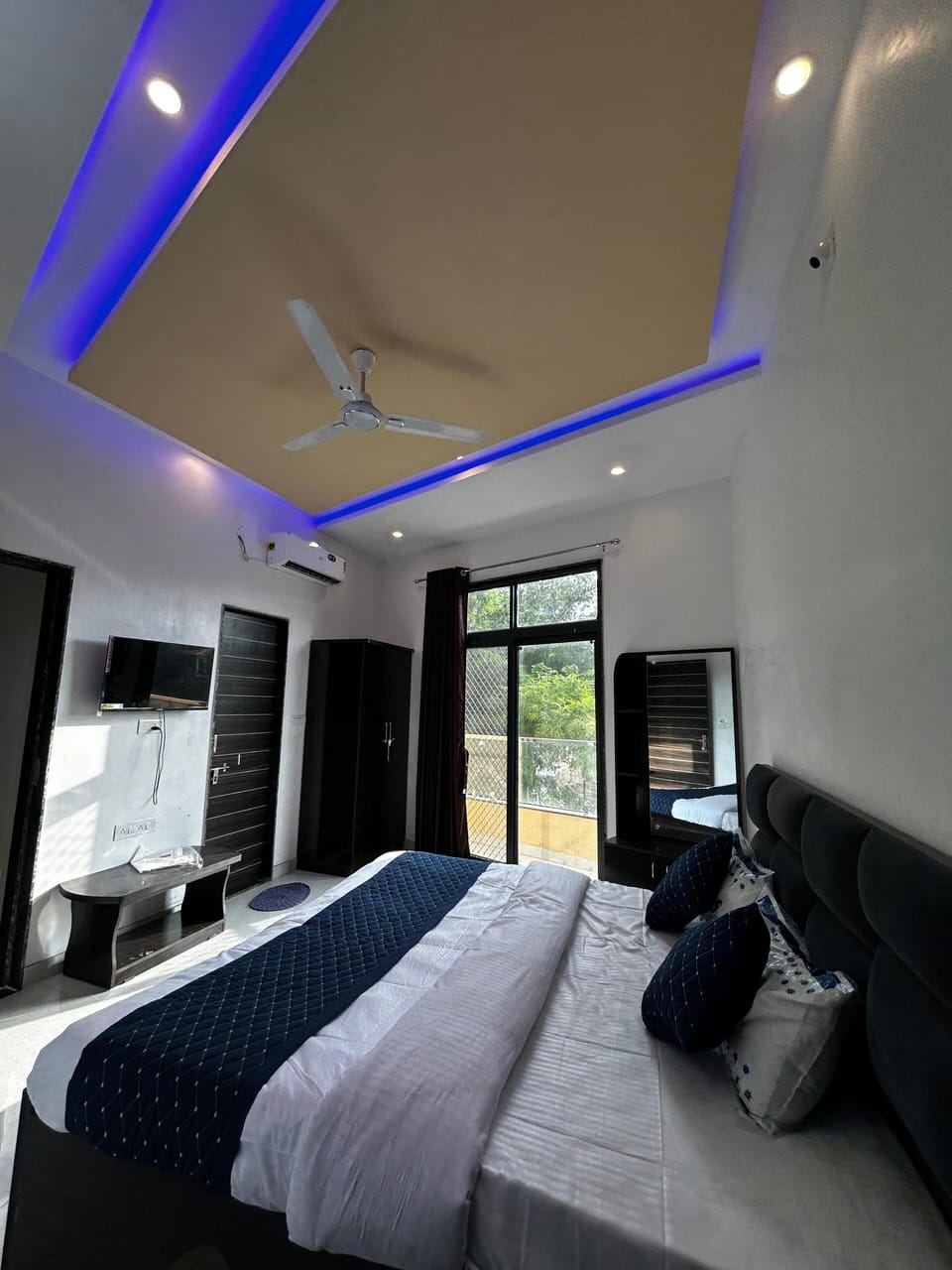 Double Room, Garden View | In-room safe, WiFi (free)