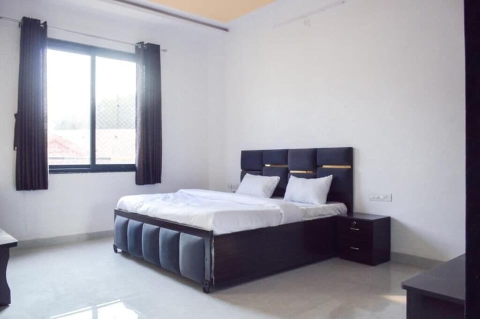 In-room safe, WiFi (free)