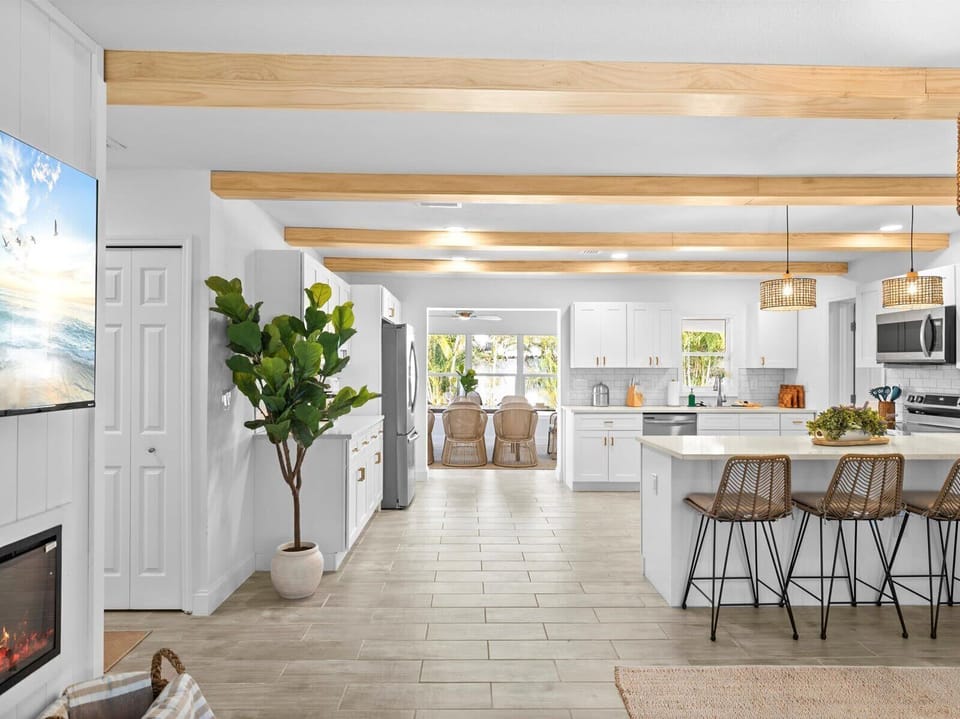 Enjoy a fully stocked kitchen with plenty of prep and cooking space

