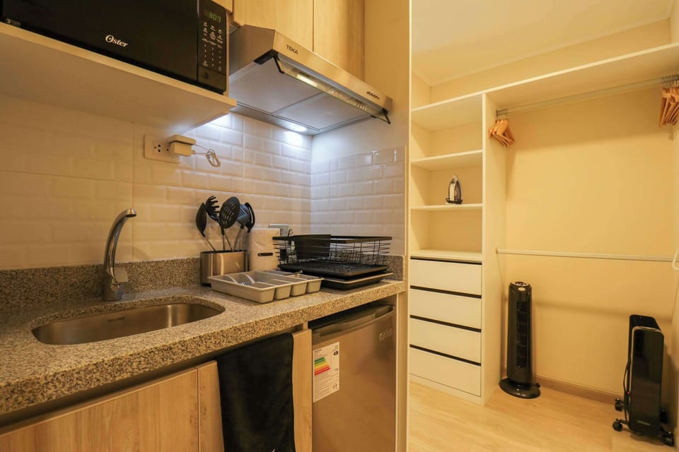 Modern and fully equipped kitchen