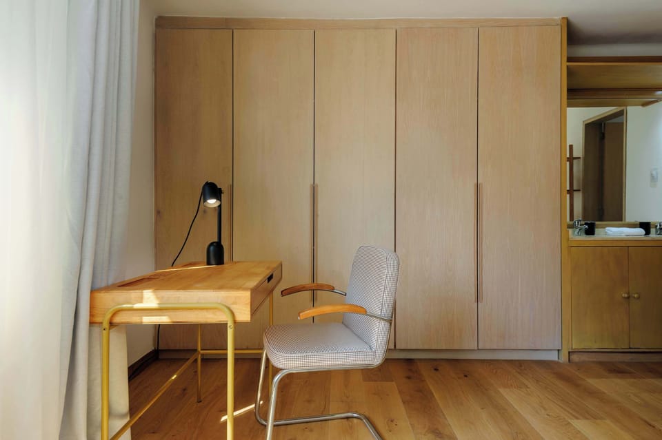Comfortable desk for working