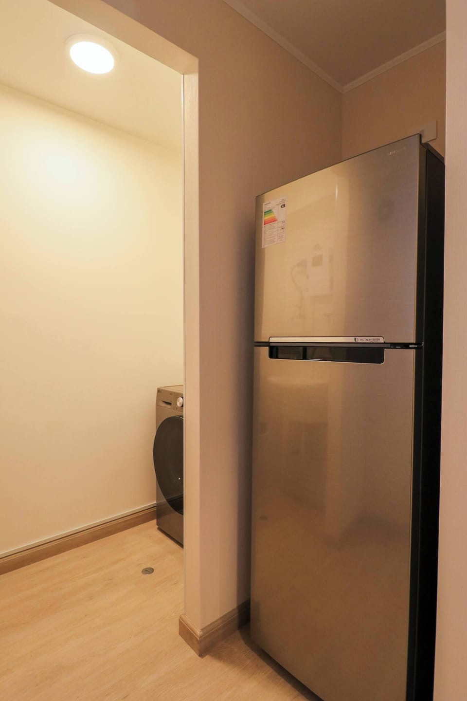 Modern and functional refrigerator