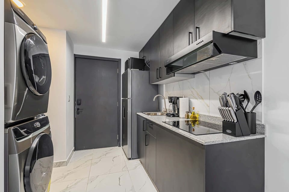 Modern and fully equipped kitchen