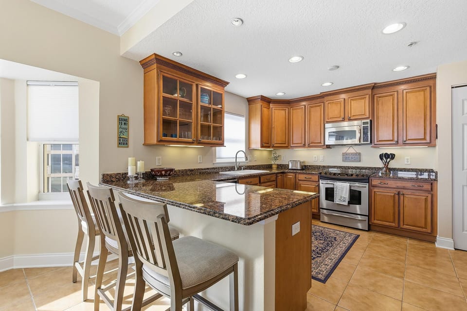 Condo, Multiple Beds (Atlantic Villas 202) | Private kitchen