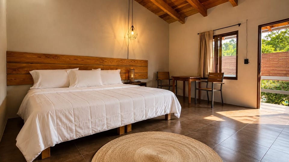 Superior Room, 1 King Bed | WiFi (free), bed sheets