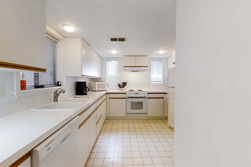 House, Multiple Beds, Patio (3047 Club Villas) | Private kitchen