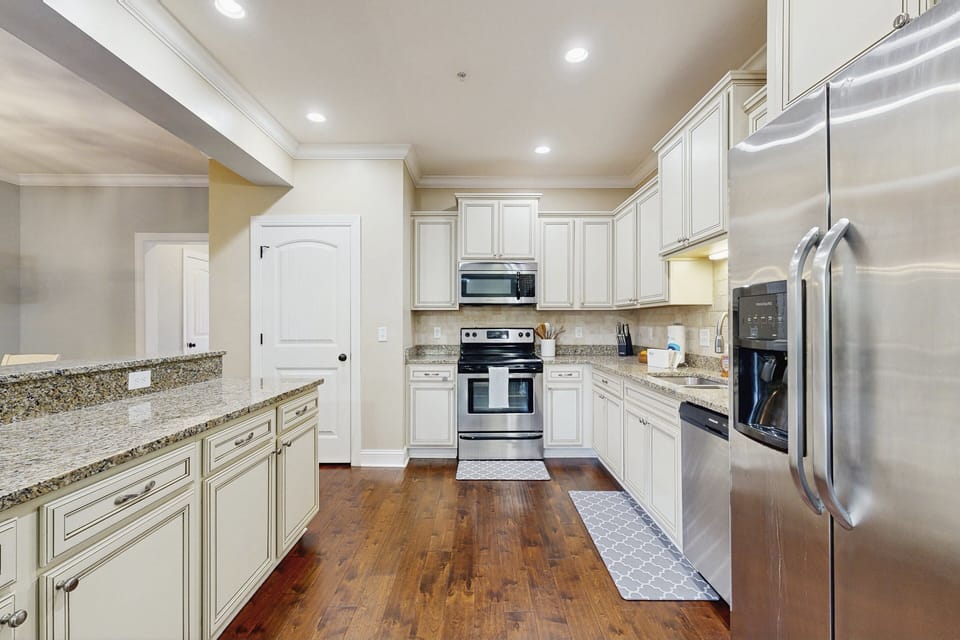 House, Multiple Beds, Patio, Pool View (St Simons Serenity) | Private kitchen