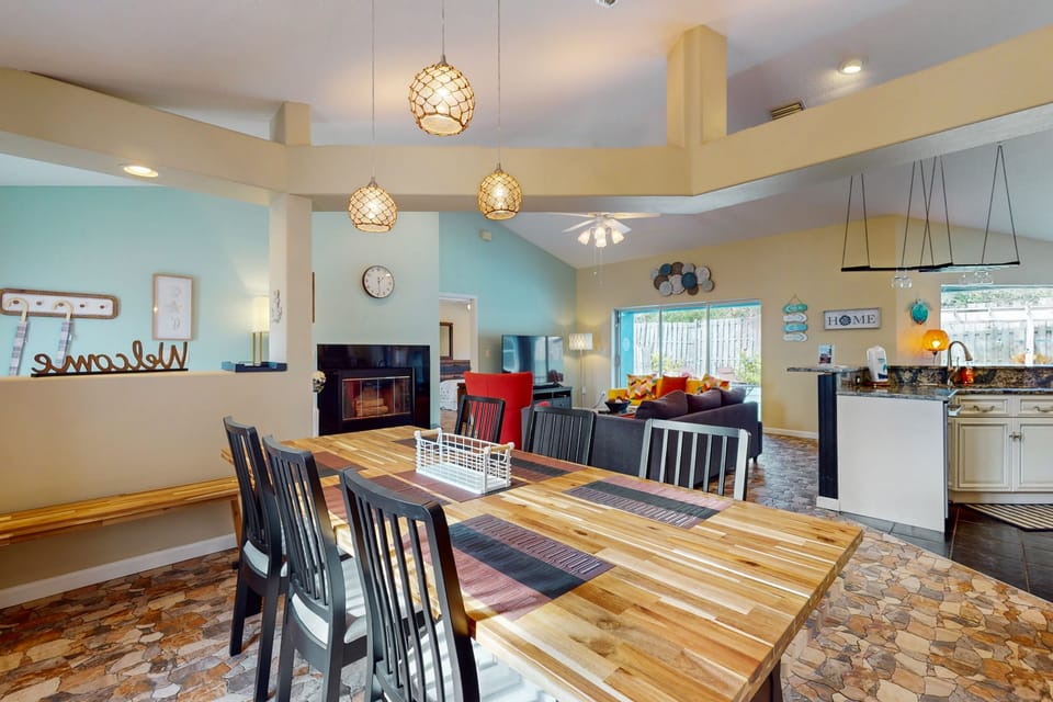 House, Multiple Beds, Pool Access, Pool View (Casa Gemini) | 3 bedrooms, individually decorated, individually furnished, bed sheets