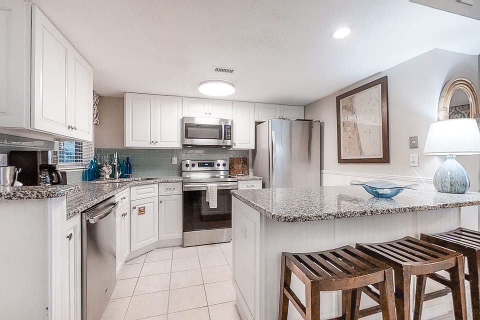 Condo, Multiple Beds, Pool Access, Ocean View (203 Sailmaker) | Private kitchen