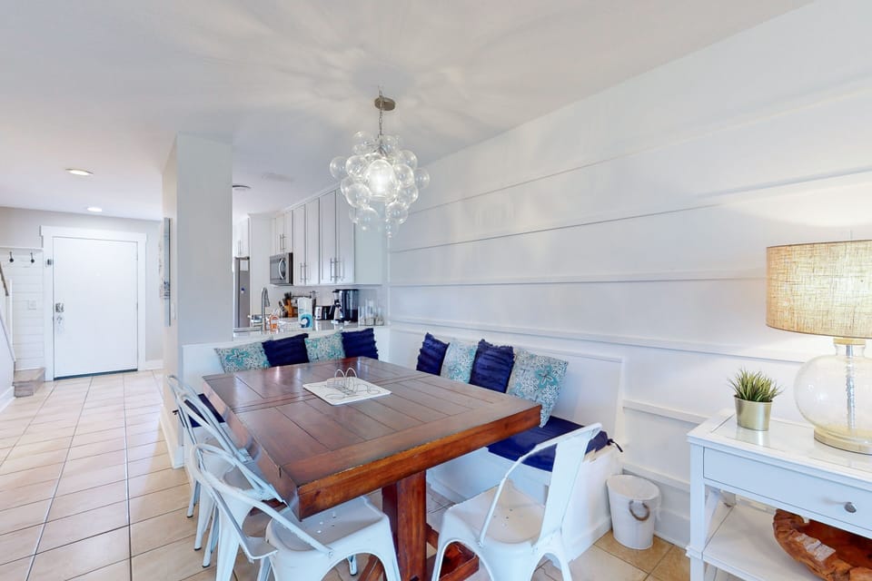 Condo, Multiple Beds, Pool Access, Pool View (Summerhouse Beach & Racquet Club #223) | 2 bedrooms, individually decorated, individually furnished, bed sheets