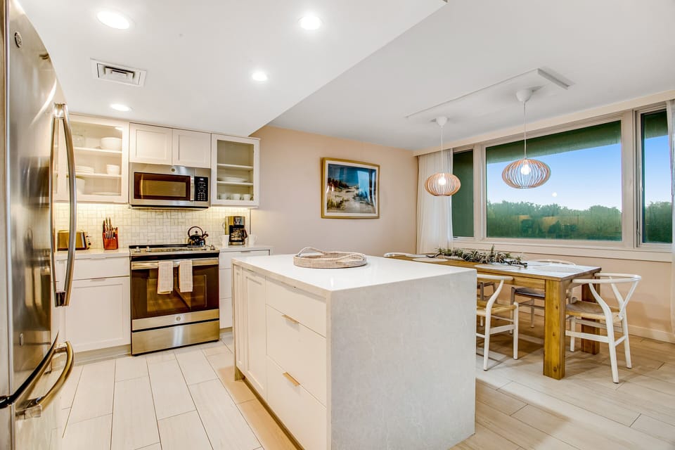 Condo, Multiple Beds, Balcony, Pool View (1109 Beach Walker) | Private kitchen