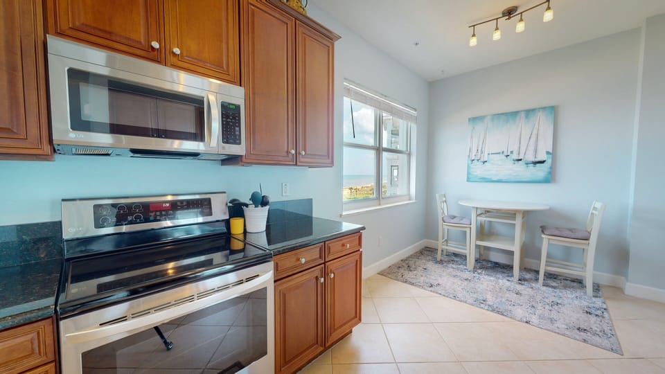 Condo, Multiple Beds, Pool Access, Beach View (Aqua-Marine) | Private kitchen
