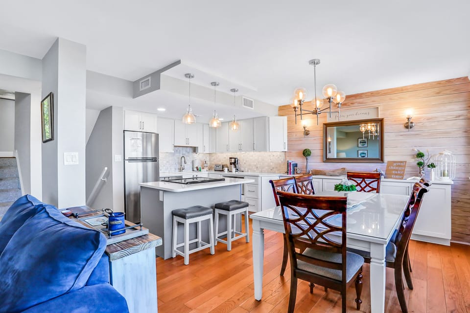 Condo, Multiple Beds, Patio, Ocean View (1166 Beach Walker) | Interior