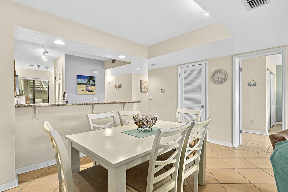 Condo, Multiple Beds, Pool Access, Pool View (Colony Reef Club II 17A) | 2 bedrooms, individually decorated, individually furnished