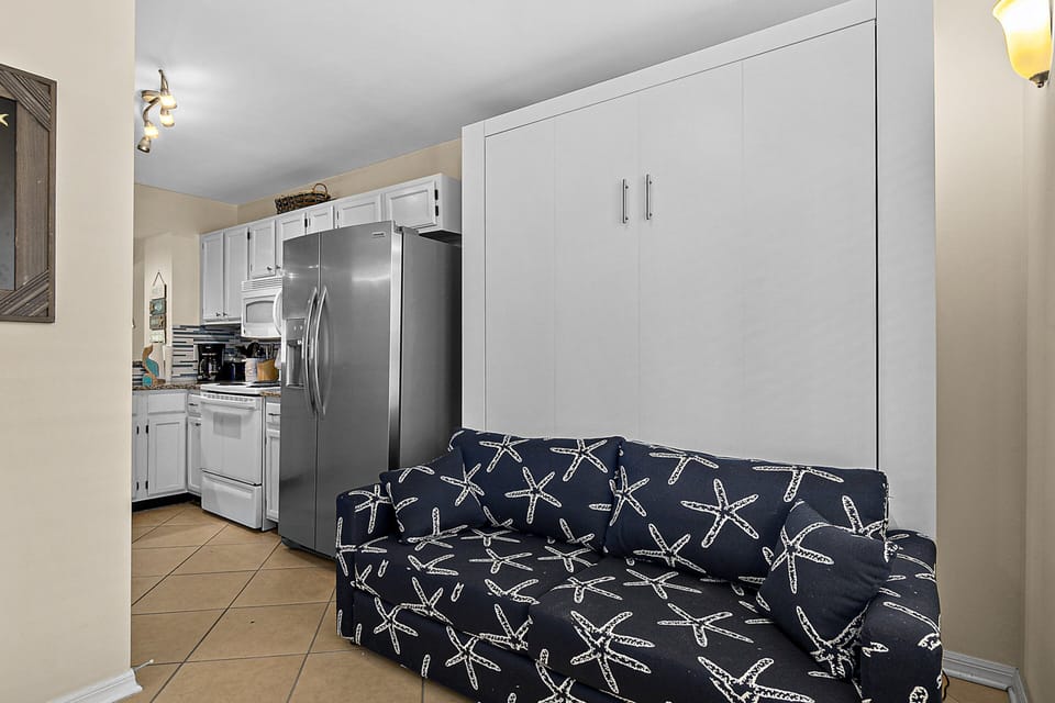 Condo, Multiple Beds, Pool Access, Pool View (Colony Reef Club II 17A) | Living area