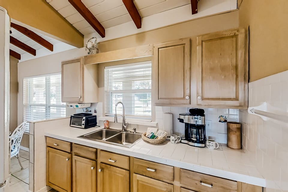 House, Multiple Beds, Patio, Garden View (American Beach Bungalow) | Private kitchen