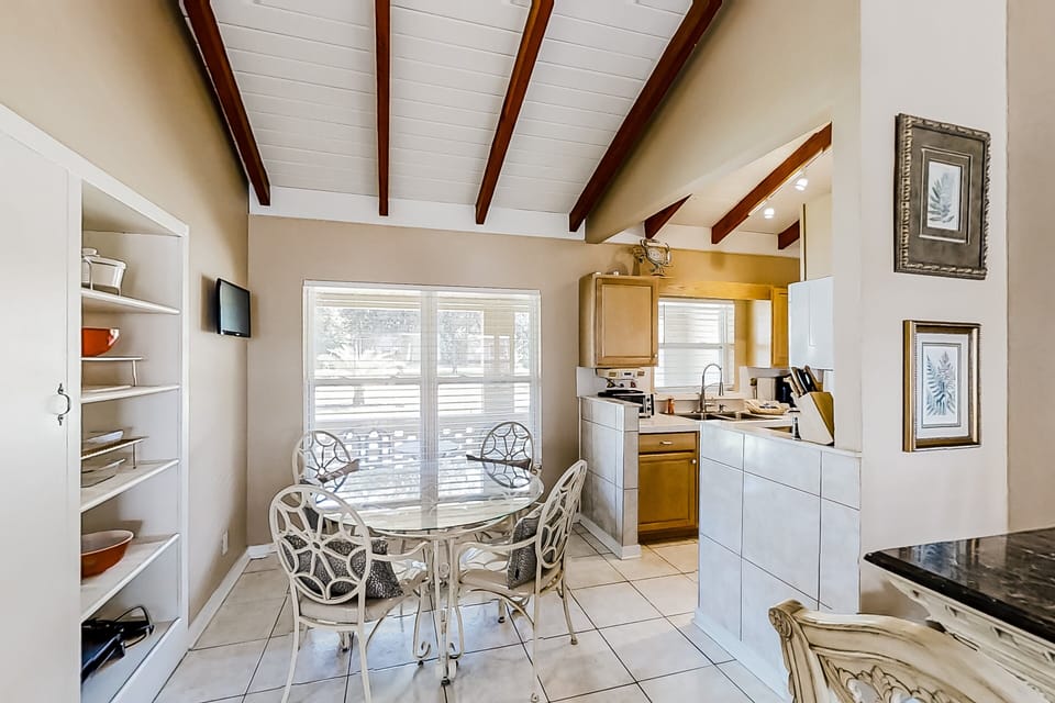 House, Multiple Beds, Patio, Garden View (American Beach Bungalow) | 4 bedrooms, individually decorated, individually furnished, bed sheets