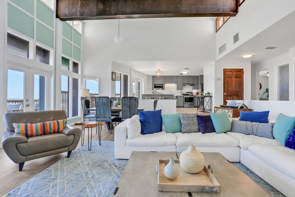 House, Multiple Beds, Hot Tub, Beach View (Ocean Oasis on the A1A) | Living area