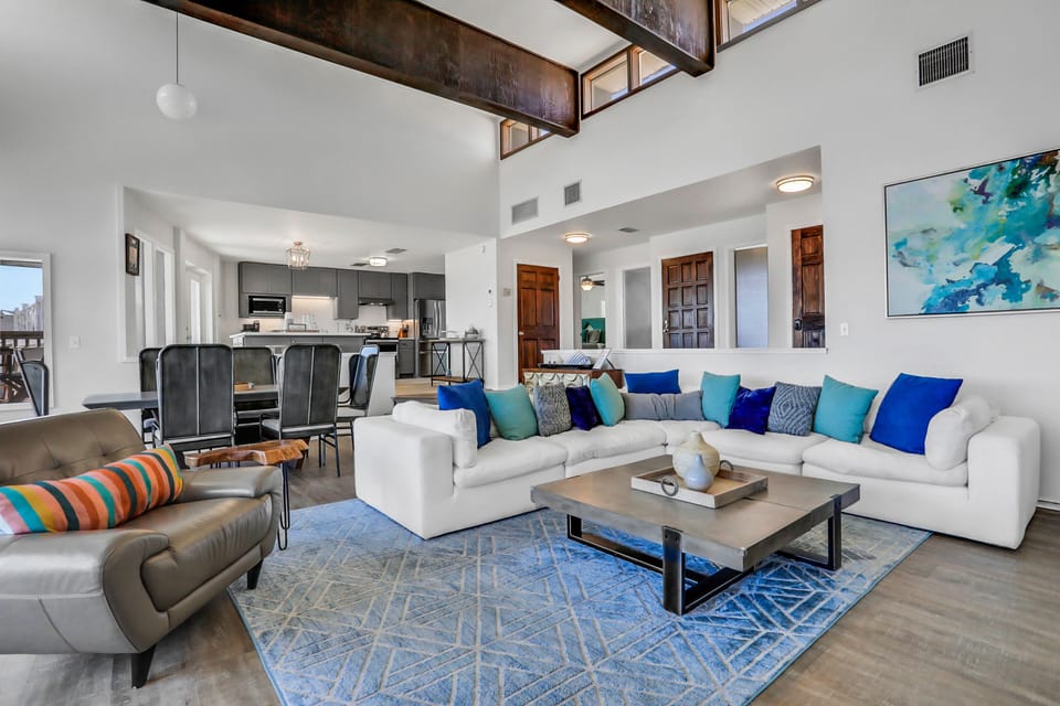 House, Multiple Beds, Hot Tub, Beach View (Ocean Oasis on the A1A) | Living area