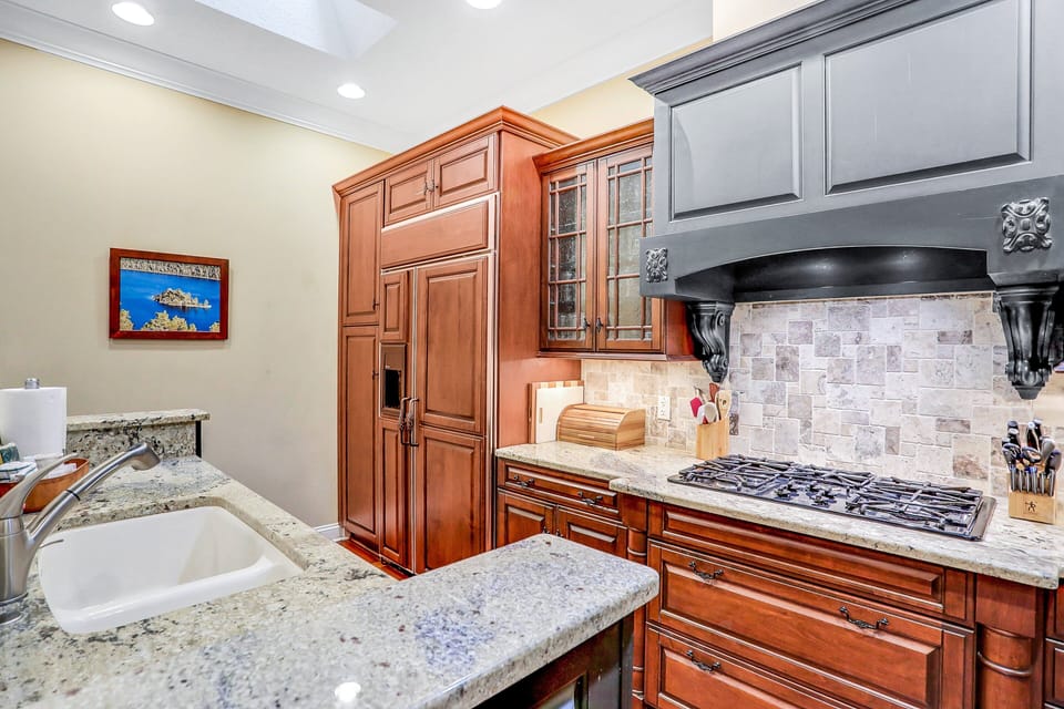 House, Multiple Beds, Pool Access, Pool View ( 47 Beach Walker Road) | Private kitchen