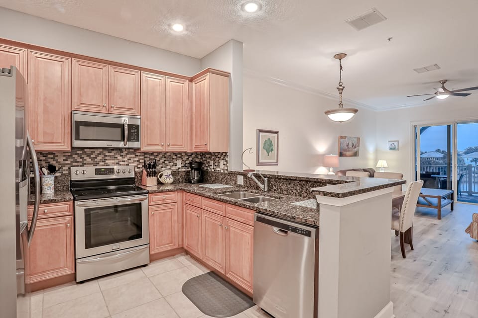 Condo, Multiple Beds, Hot Tub (Beach Retreat) | Private kitchen