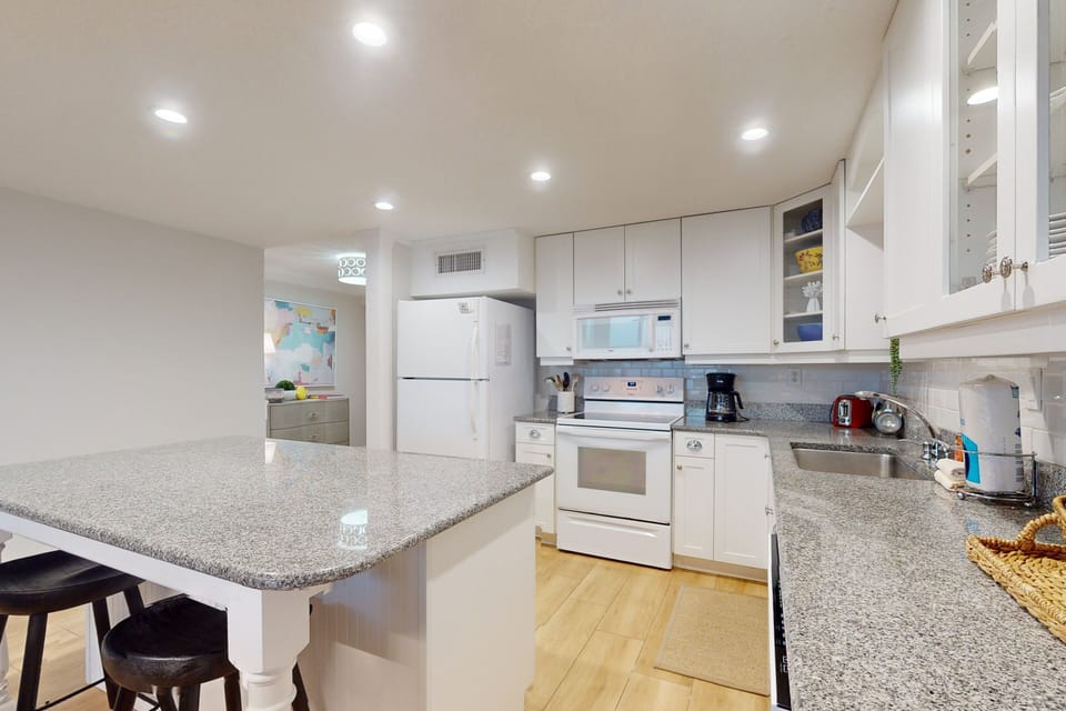 Condo, Multiple Beds, Patio, Beach View (The Golden Sand Dollar) | Private kitchen