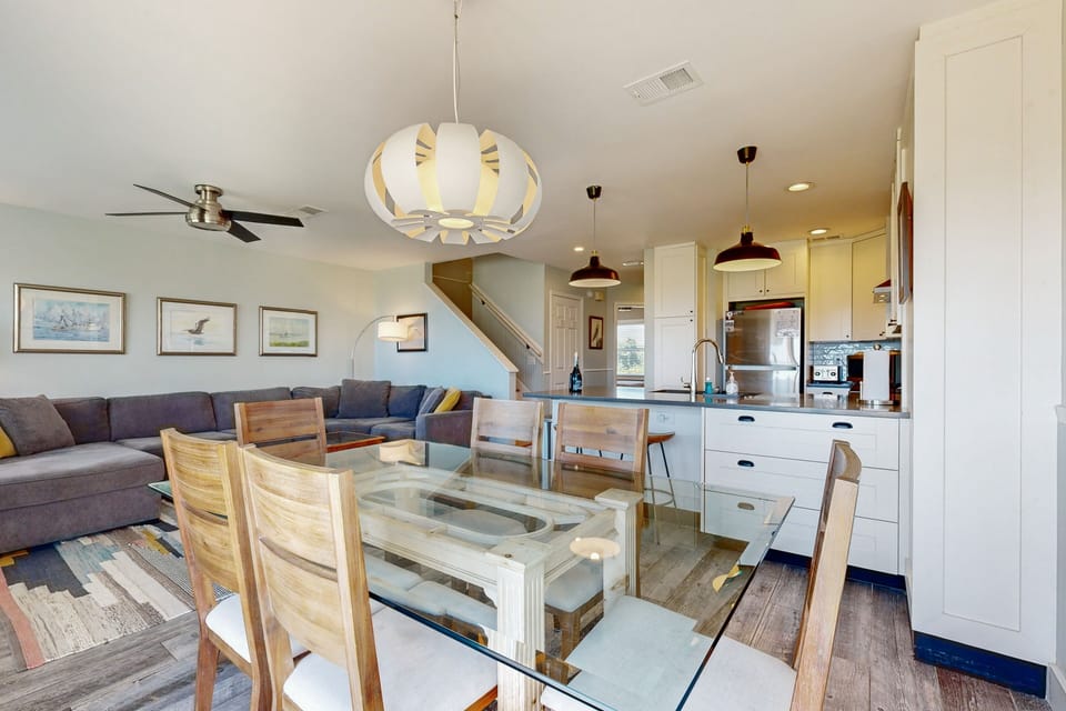 House, Multiple Beds, Patio, Beach View (206 Sailmaker) | Interior