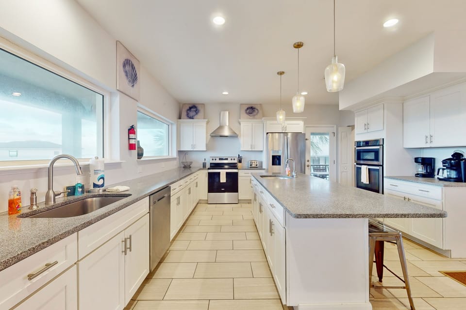 House, Multiple Beds, Pool Access, Ocean View (Atlantic Dream) | Private kitchen