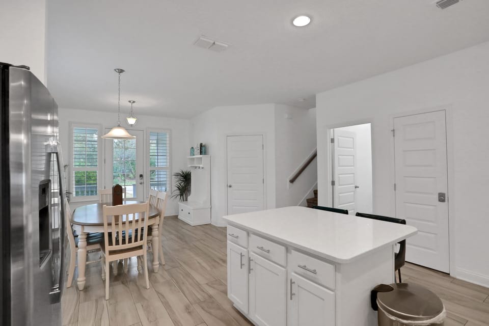 House, Multiple Beds, Hot Tub, Garden View (Seaside Serenity) | Interior