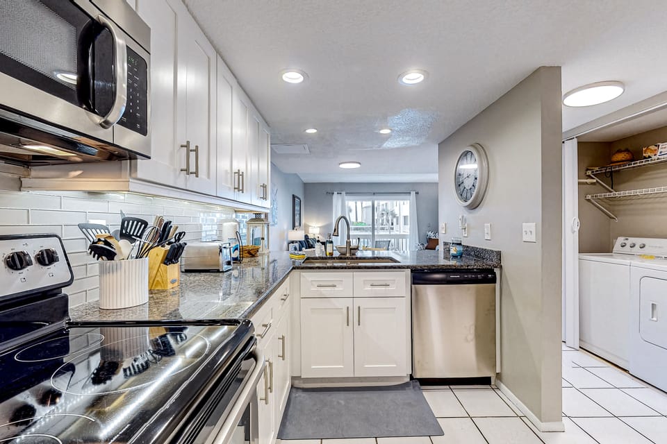 Condo, Multiple Beds, Pool Access, Garden View (Beachside Bliss) | Private kitchen