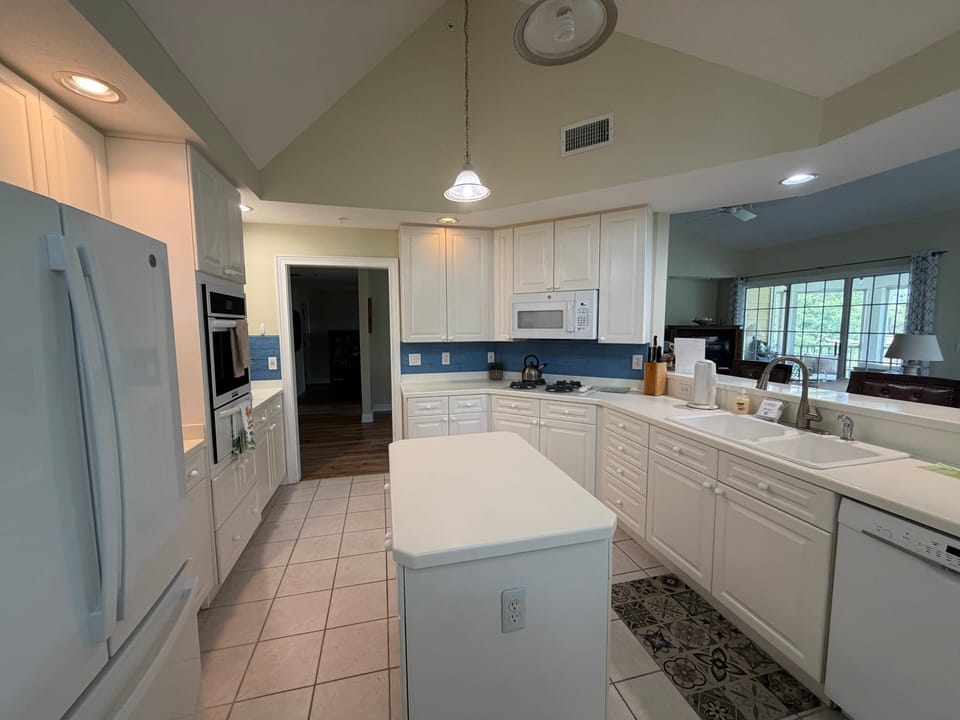 Condo, Multiple Beds, Hot Tub, Pool View (Eagle's View Retreat) | Private kitchen