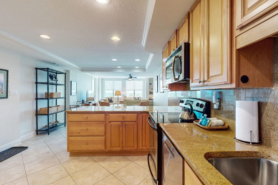 Condo, Multiple Beds, Pool Access, Pool View (1345 Ship Watch) | Private kitchen