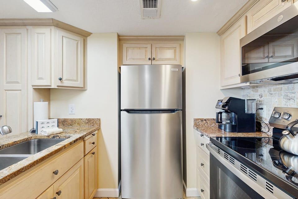 Condo, Multiple Beds, Patio, Ocean View (109 Sand Dollar Villas) | Private kitchen