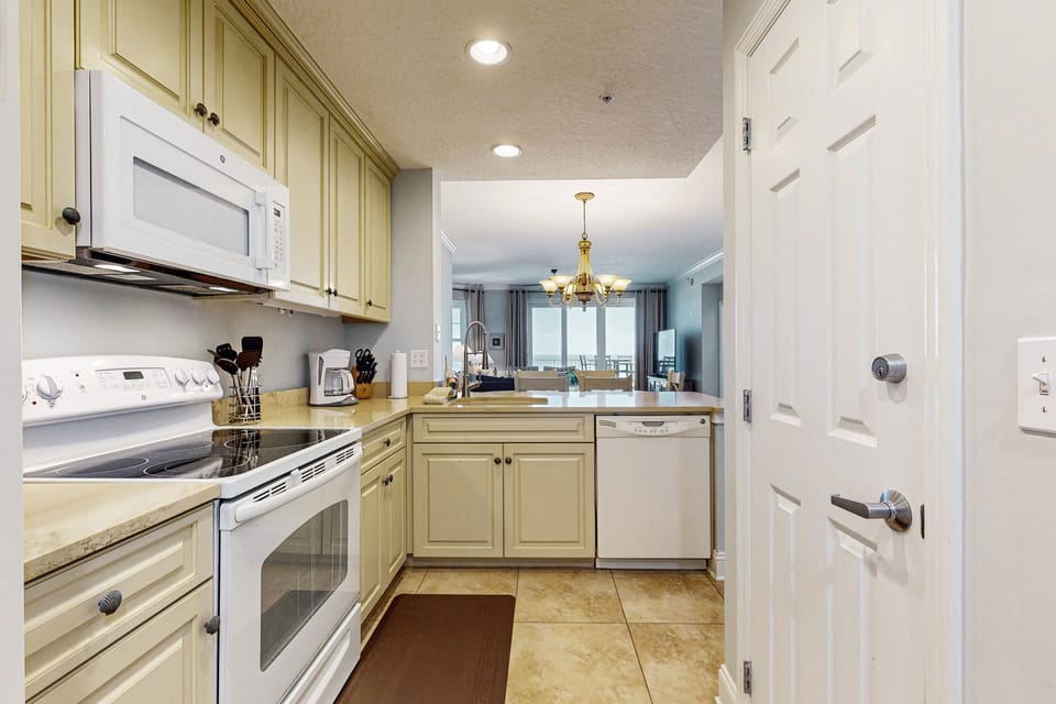 Condo, Multiple Beds, Patio, Ocean View (82 Ocean Place) | Private kitchen
