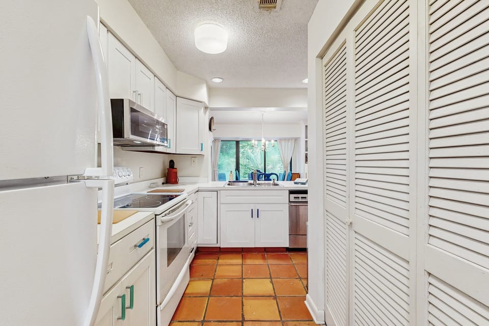 Condo, Multiple Beds, Patio, Pool View (2050 Beach Wood) | Private kitchen