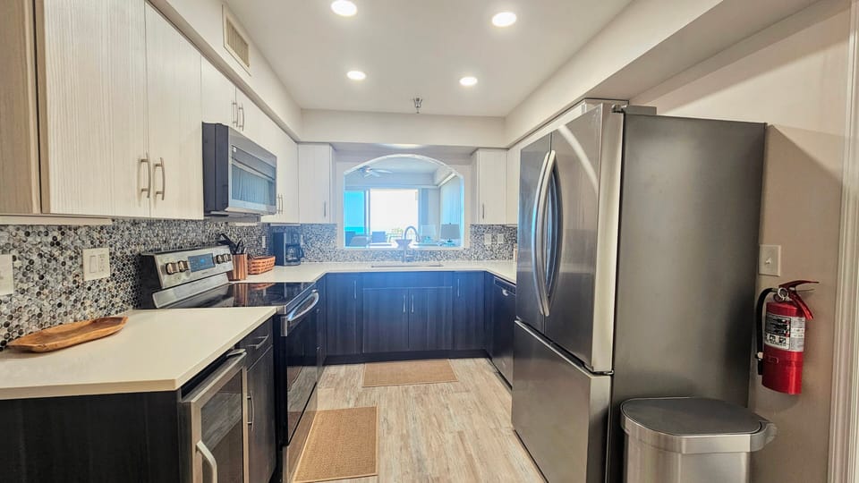 Condo, Multiple Beds, Pool Access, Ocean View (Rising Sun) | Private kitchen