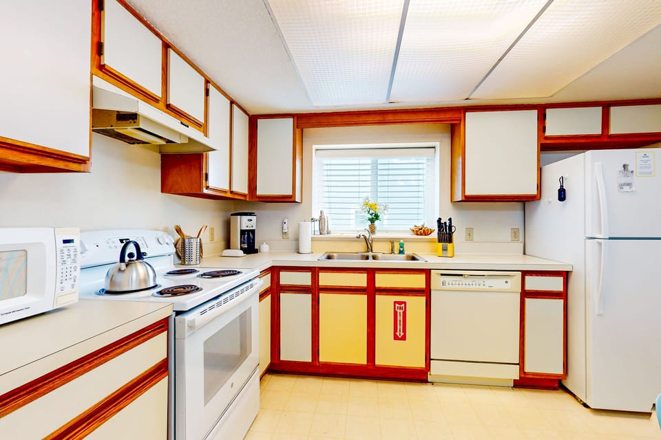House, Multiple Beds, Balcony, Ocean View (Ocean Vistas) | Private kitchen