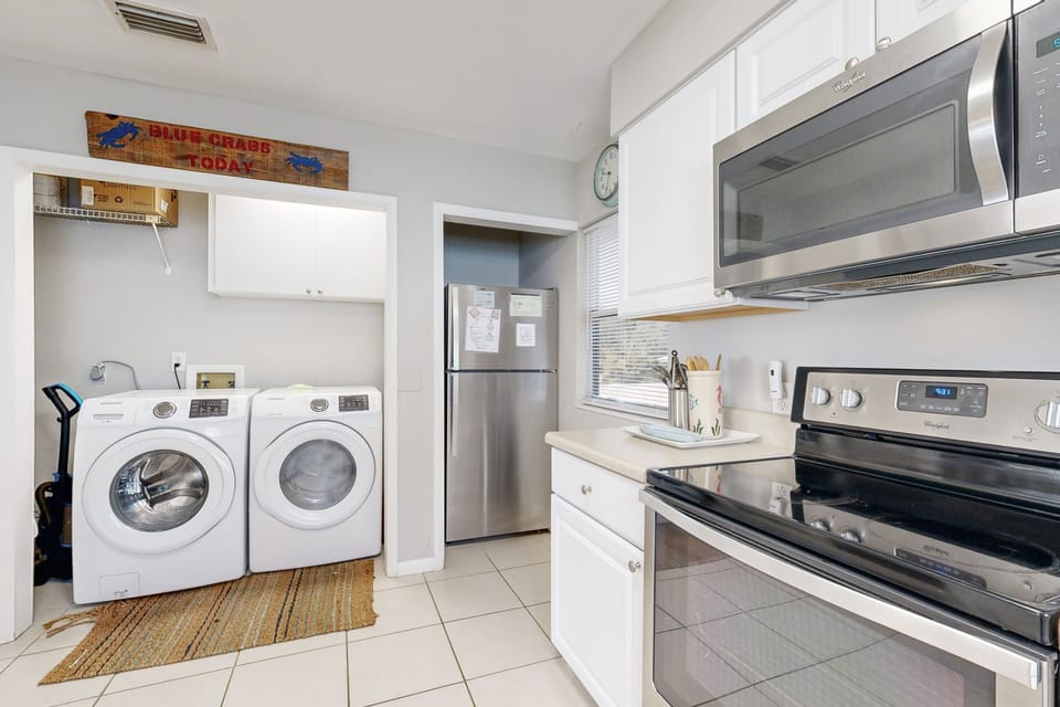 House, Multiple Beds, Patio, Garden View (Whale Tale - Main) | Private kitchen