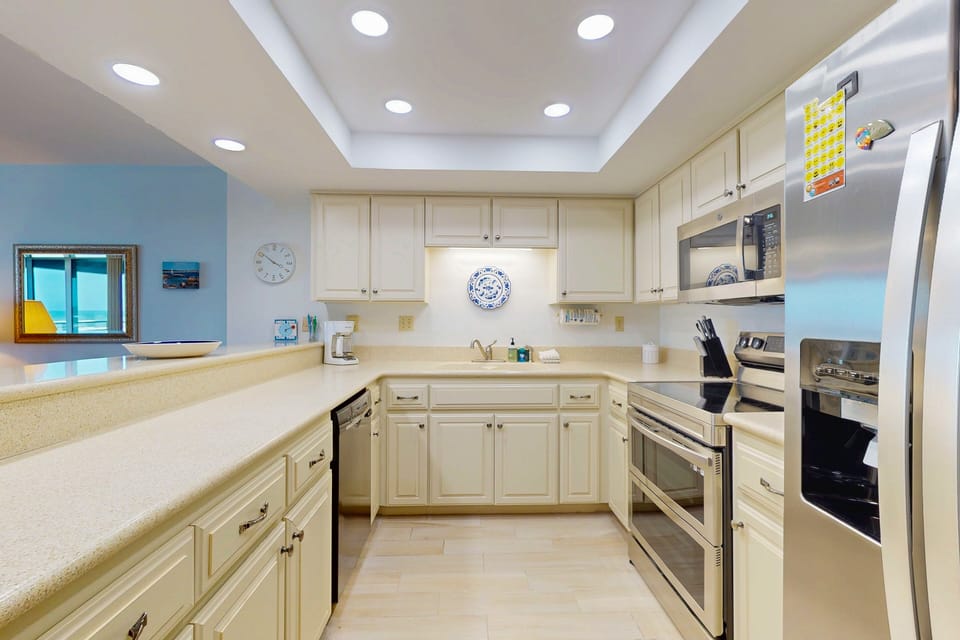 Condo, Multiple Beds, Patio, Beach View (Best of the Beach) | Private kitchen
