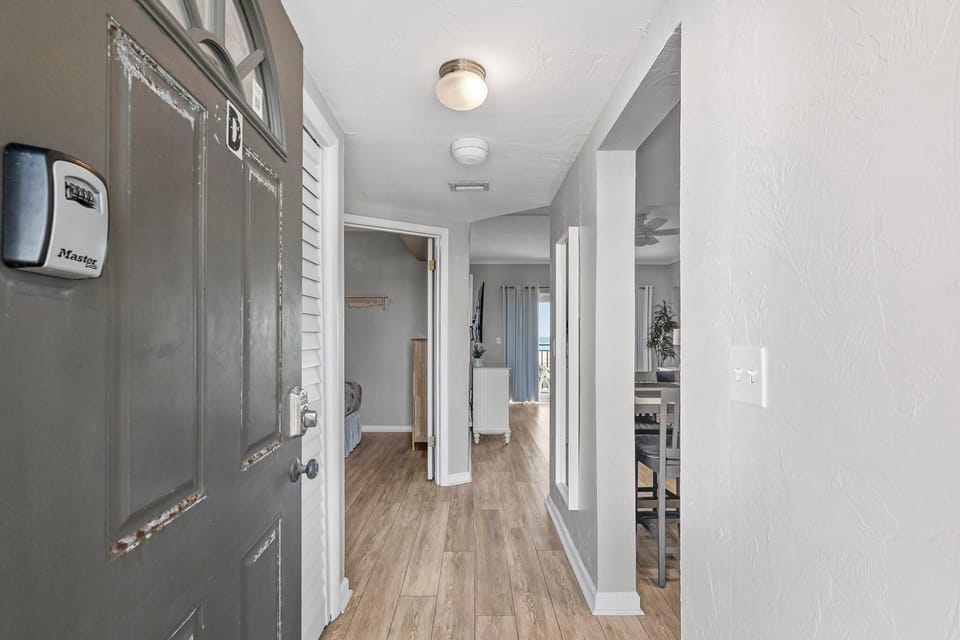 Condo, Multiple Beds, Balcony, Ocean View (Sunshine and a View) | Interior