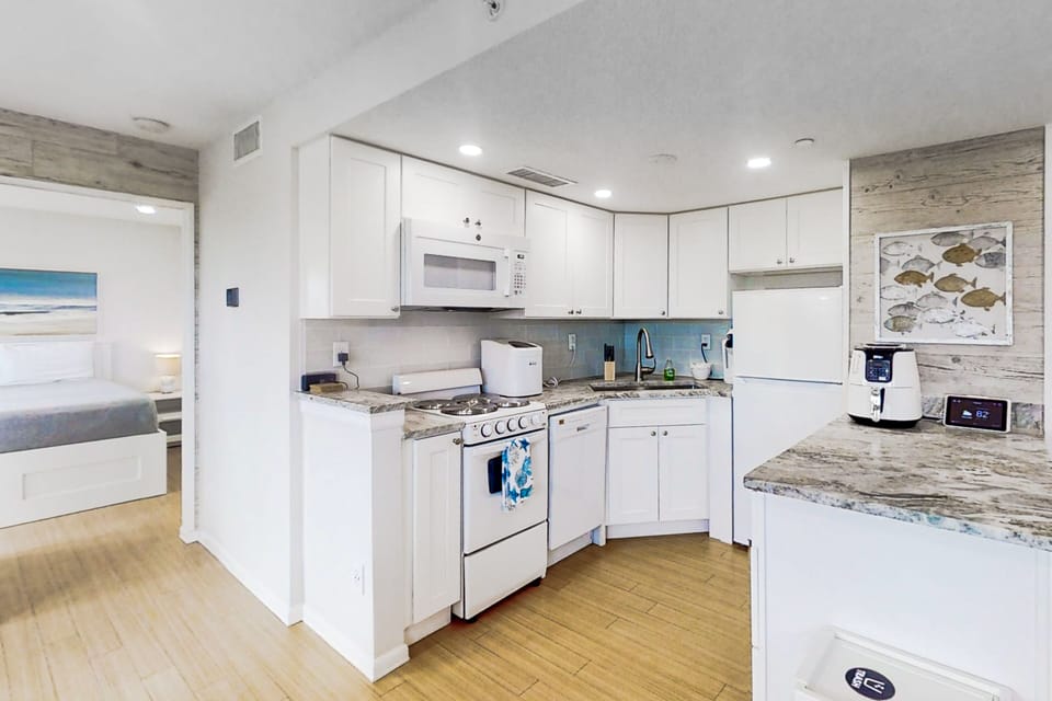 Condo, Multiple Beds, Patio, Beach View (First Street South Serenity) | Private kitchen