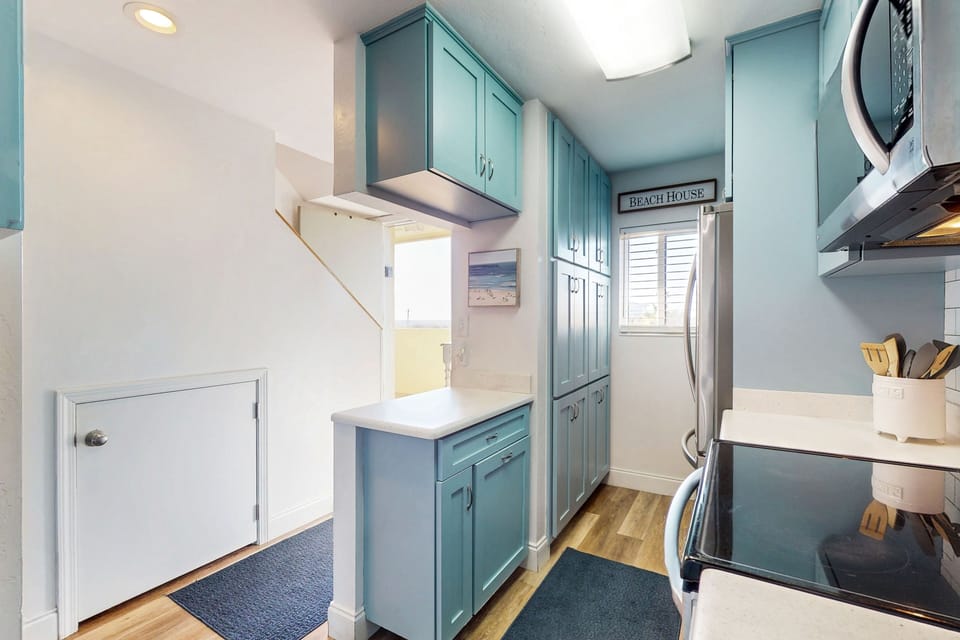 Condo, Multiple Beds, Pool Access, Pool View (Southern Star Coastal Retreat) | Private kitchen