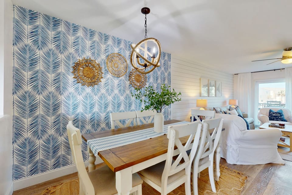 Condo, Multiple Beds, Pool Access, Pool View (Southern Star Coastal Retreat) | 2 bedrooms, individually decorated, individually furnished, bed sheets