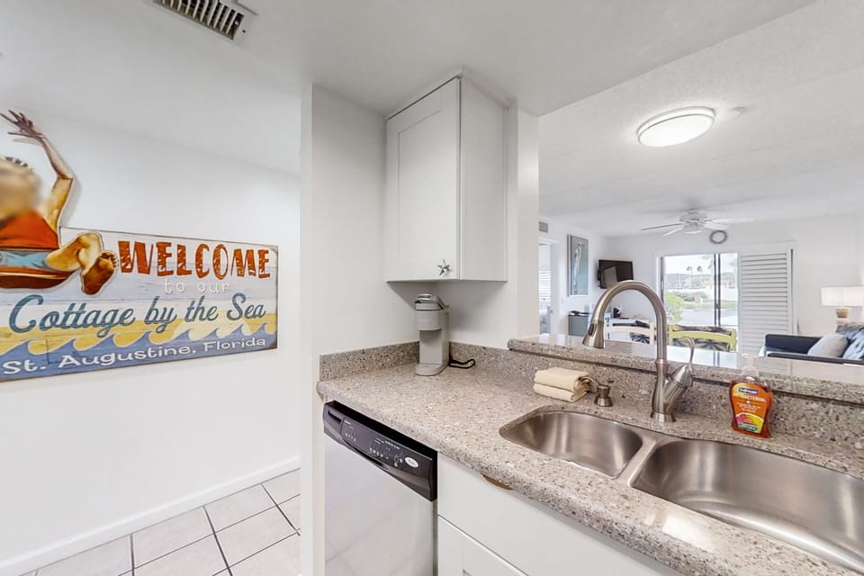 Condo, Multiple Beds, Pool Access, Pool View (St Aug Ocean and Racquet 2103) | Private kitchen