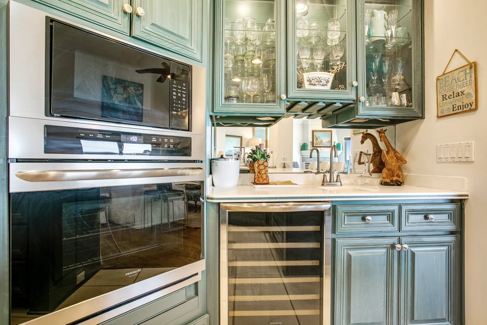 House, Multiple Beds, Patio, Ocean View (Sea Chase Unit 4) | Private kitchen