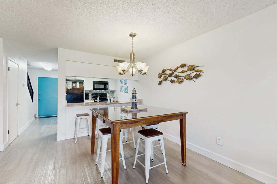 Condo, Multiple Beds, Patio, Pool View (Cabaña Artista) | 2 bedrooms, individually decorated, individually furnished, bed sheets