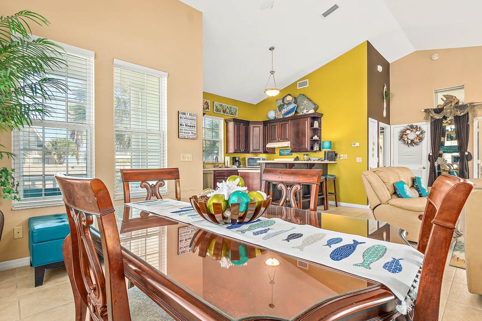 House, Multiple Beds, Balcony, Partial Ocean View (Island Breeze) | Interior